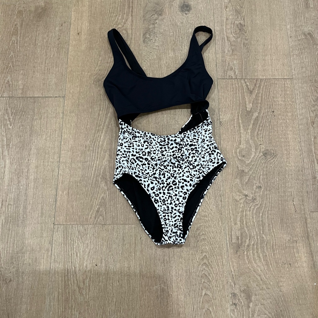 Cute Bathing Suit That Will Give You A Great Tan